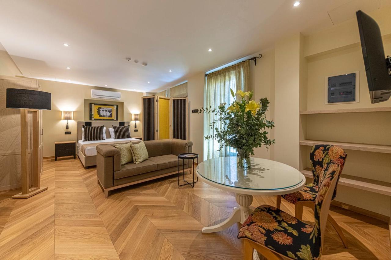 Ipelhome - Plaka Boutique Apartments Athens Luaran gambar