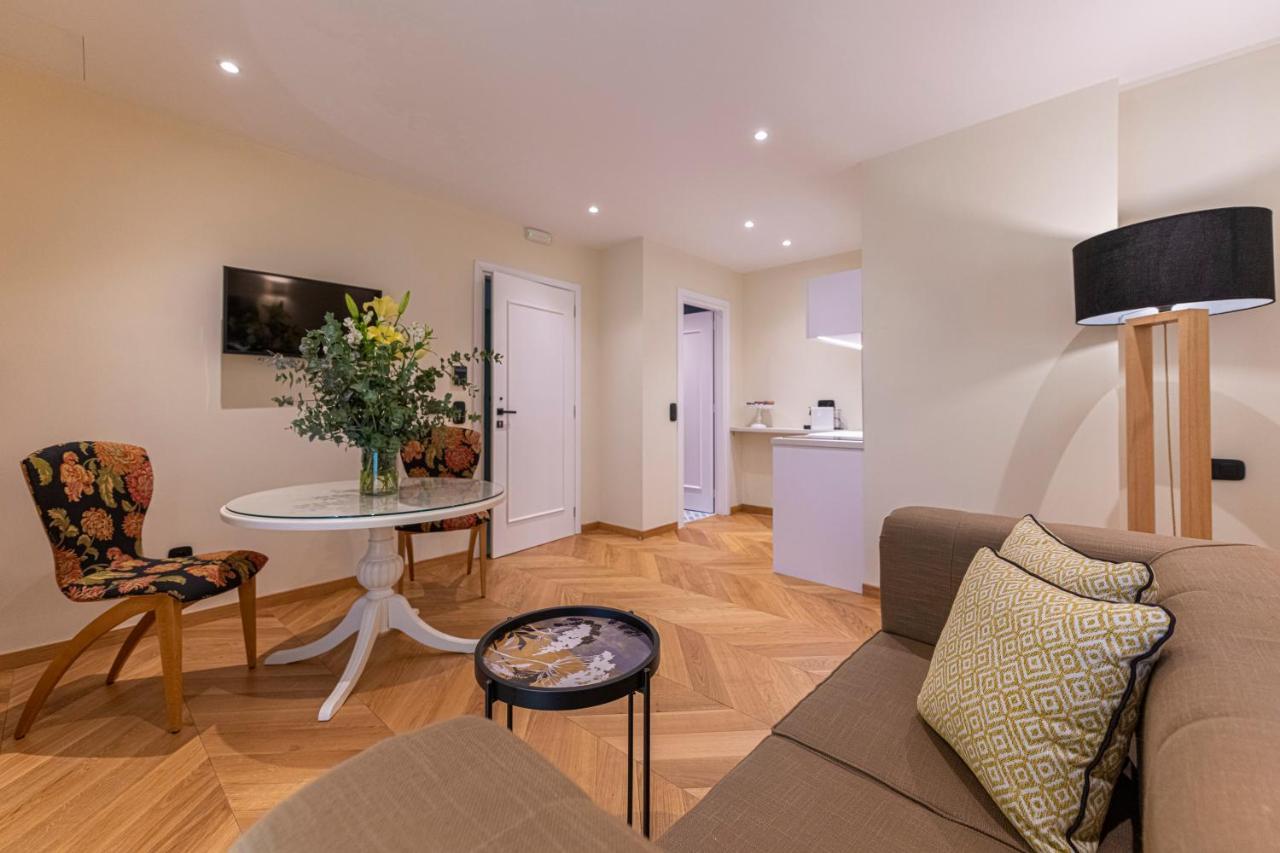 Ipelhome - Plaka Boutique Apartments Athens Luaran gambar
